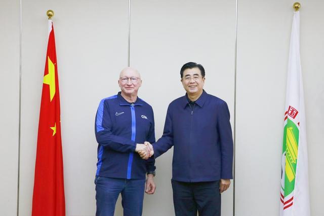 克瑞斯·范·普维尔德出任中国足协技术总监